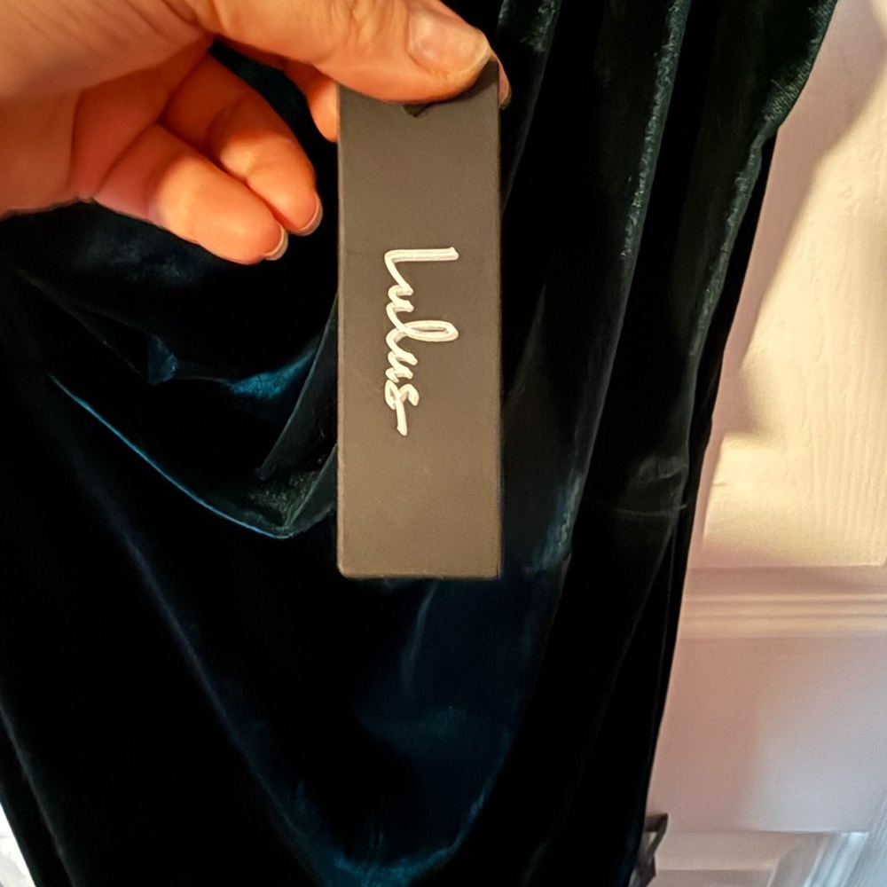 NWT! Candlelit Date Forest Green Velvet One-Shoulder Bodycon Dress - Picture 9 of 12